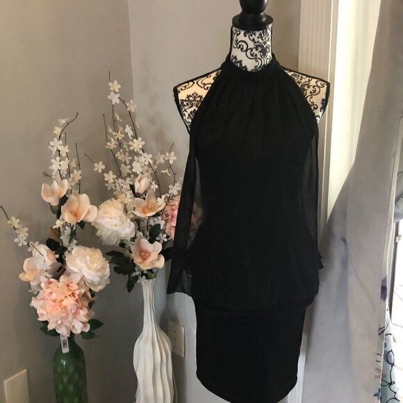 COPY - Guess black bodycon dress w front vail -halter top - Picture 3 of 8